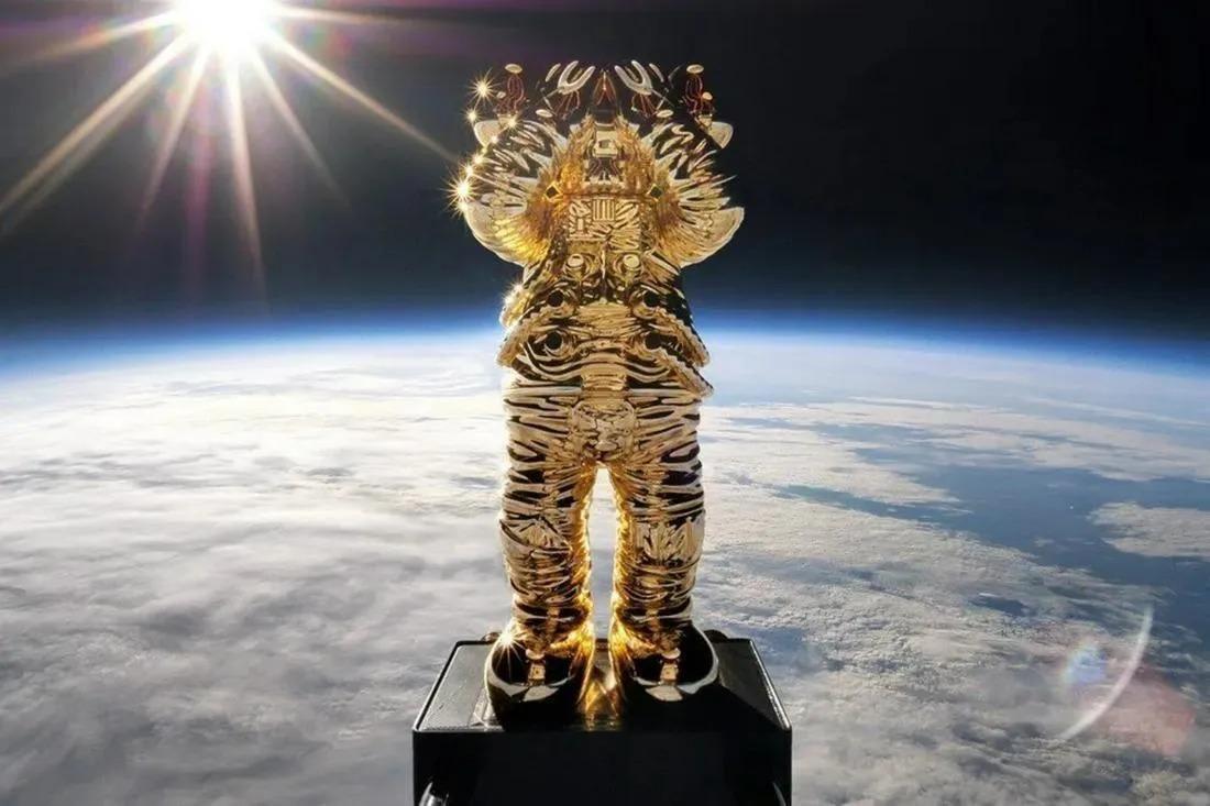 Kaws - Holiday Space Figure (Gold) (1 of 4)