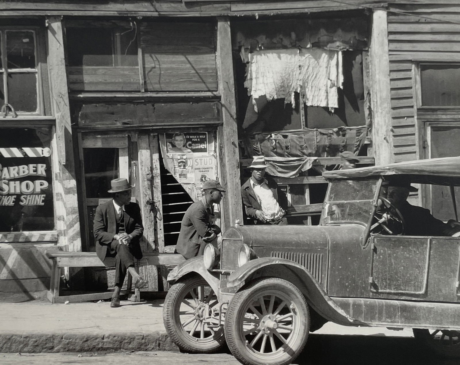 Walker Evans - Sidewalk in Vicksburg, 1936: WALKER EVANS (1903-1975) Title - Sidewalk in Vicksburg, Mississippi, 1936 Type of Print - Print in Colors Approximate Image Size - 5 1/2" x 7" Walker Evans was a renowned American photographer known f