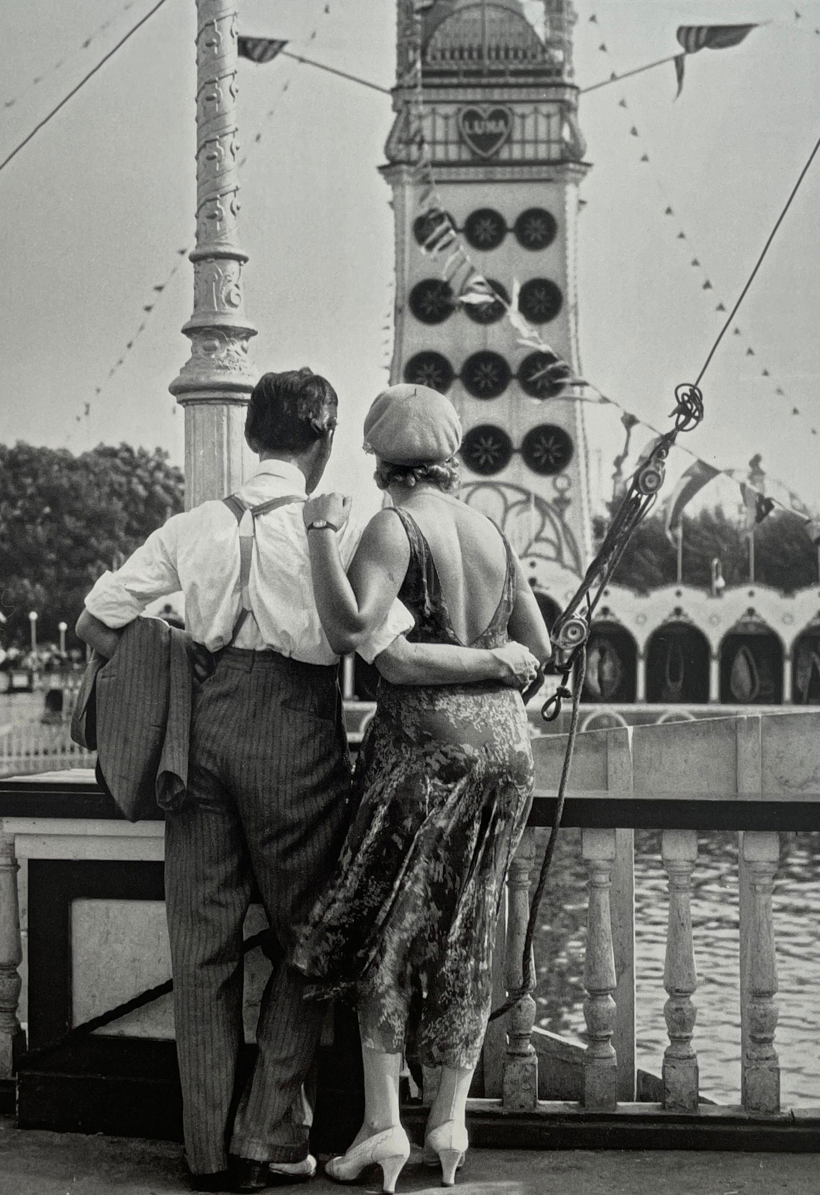 Walker Evans - Couple at Coney Island, 1928 (1 of 1)