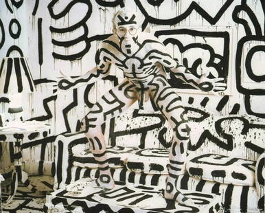 Annie Leibovitz - Keith Haring, 1986: ANNIE LEIBOVITZ (B. 1949) Keith Haring, 1986 Print in Colors 7" x 8 1/2"