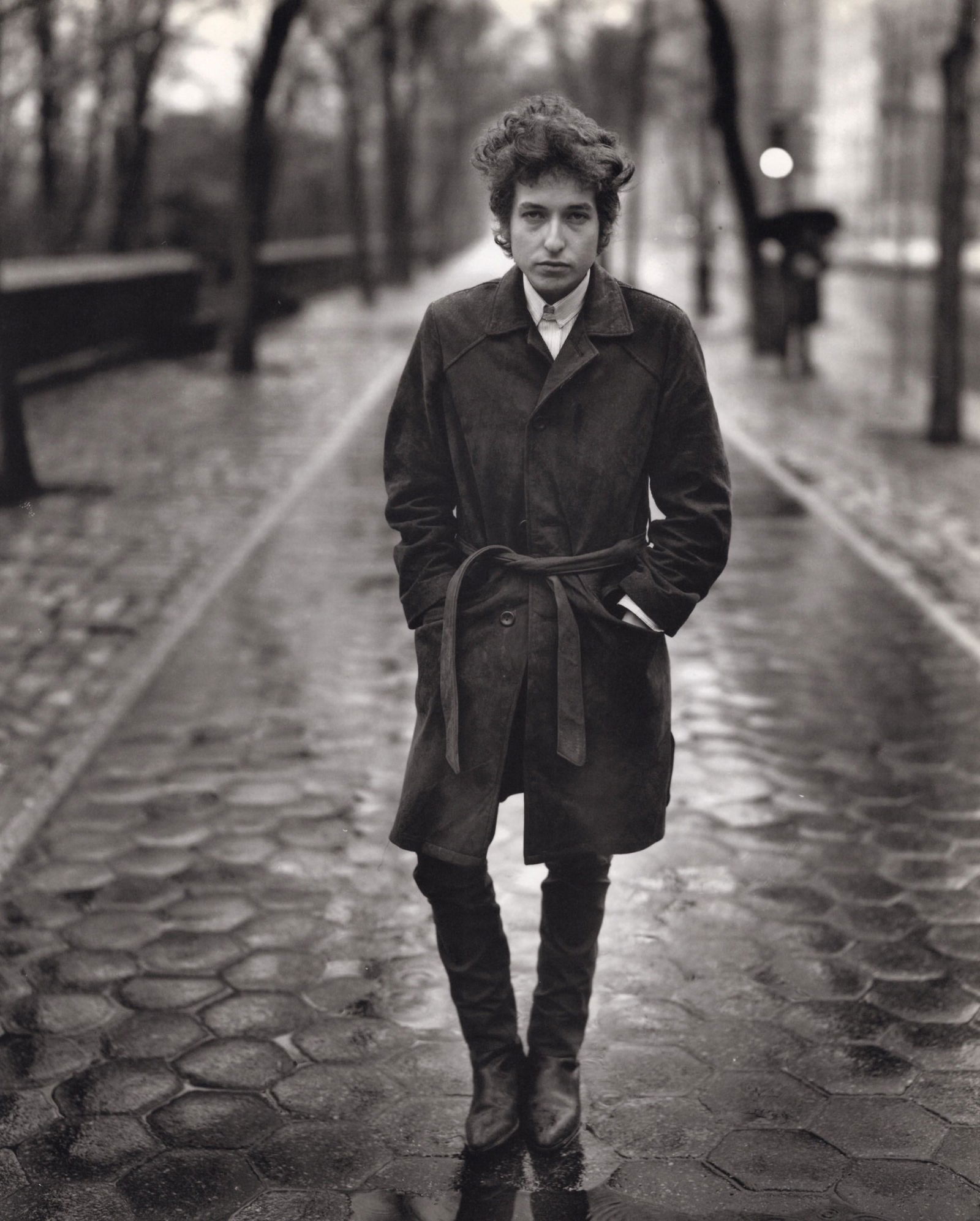 Richard Avedon - Bob Dylan, New York City: RICHARD AVEDON (1923-2004) Bob Dylan, New York City Print 12" x 9 1/2"