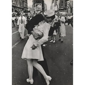 Alfred Eisenstaedt - V-J Day, New York