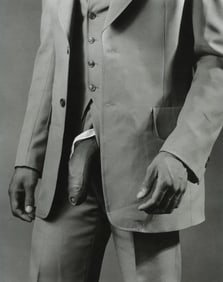 Robert Mapplethorpe - Man in Polyester Suit, 1980