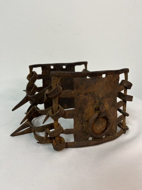 19th Century Antique Dog/Shepherd Wolf Collar Protective Dog Armor - Eurasian: Circumference: 20 in. Diameter: 6.5 in. Rusting and oxidation, no flaws other wise. No pieces missing or broken. Fantastic piece of history, used to protect herding and guard dogs from wolf attacks, a