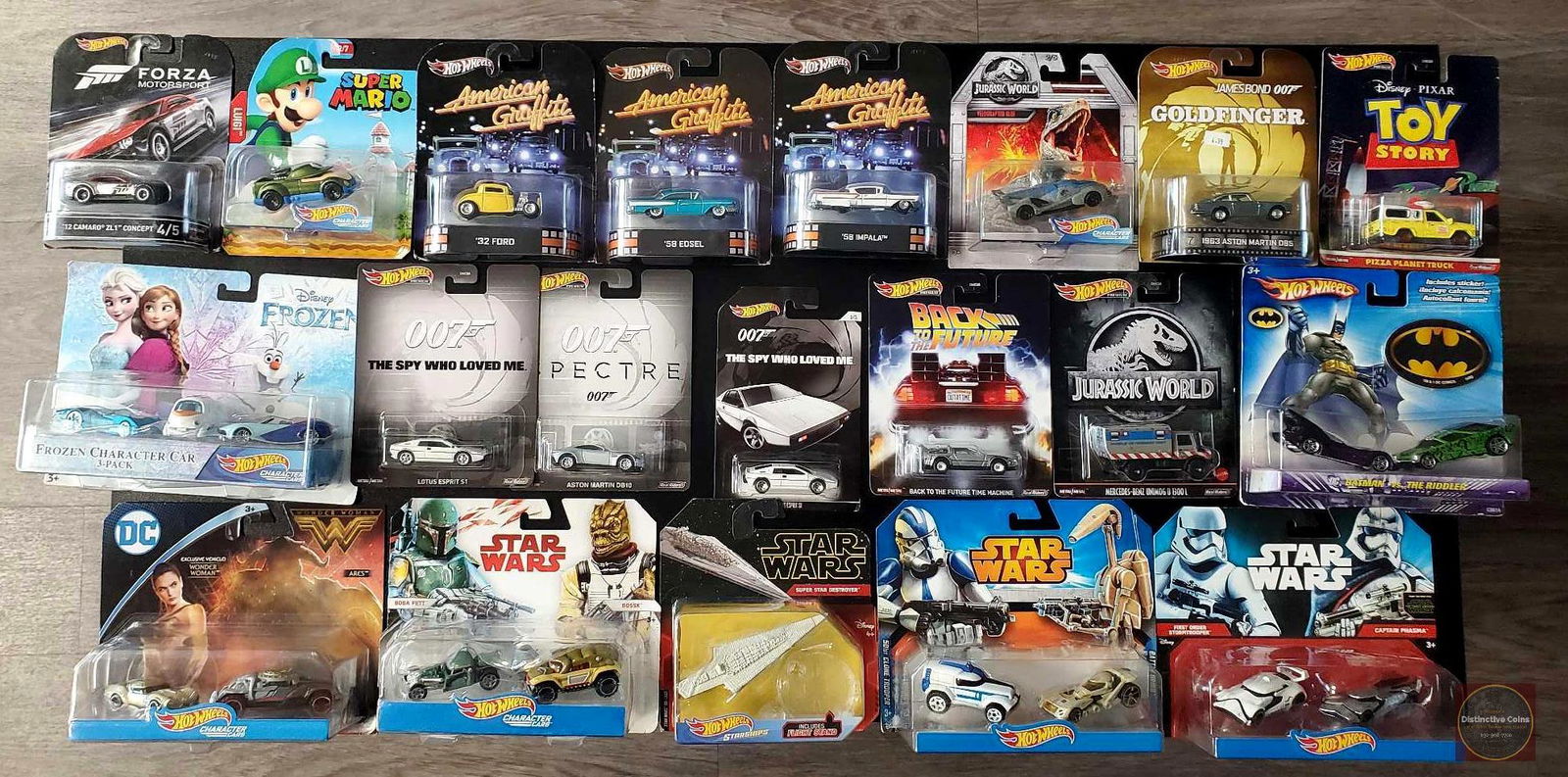 Hot Wheels mixed theater lot of 20 with 27 vehicles (1 of 1)