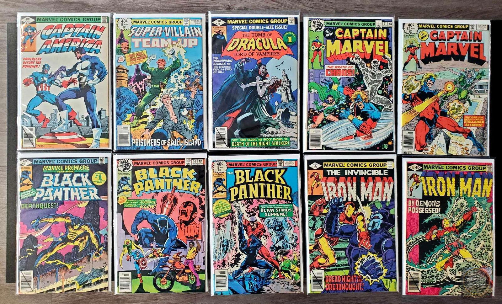 Mixed lot of 10 Marvel Comics featuring Captain America, Black Panther, Captain Marvel, Iron Man. (1 of 11)