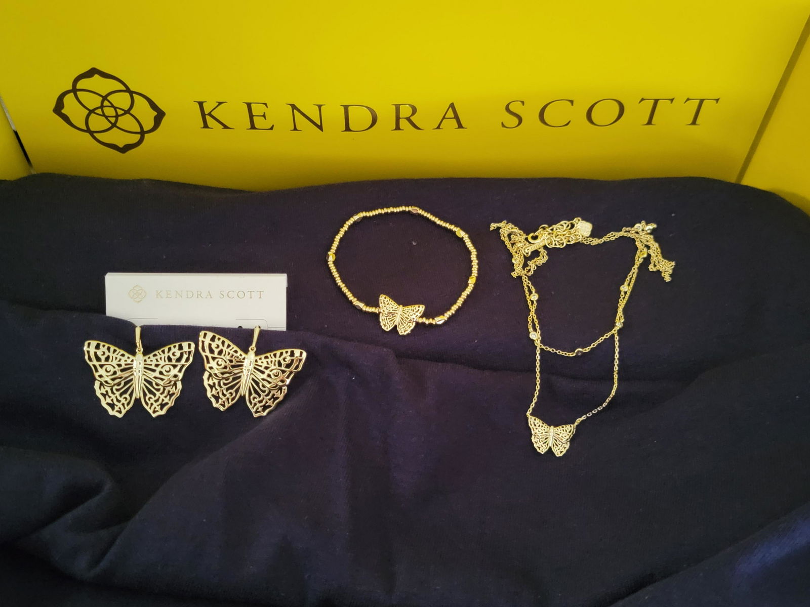 Kendra Scott earrings/necklace/bracelet set (1 of 1)