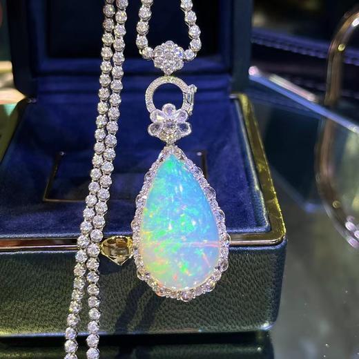 18K Gold 20 CT Opal & Diamond Pendant (1 of 5)