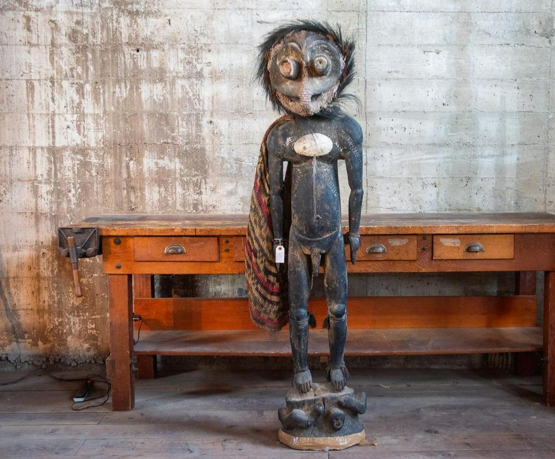 PAPUA NEW GUINEA LIFE SIZE SCULPTURE (1 of 14)