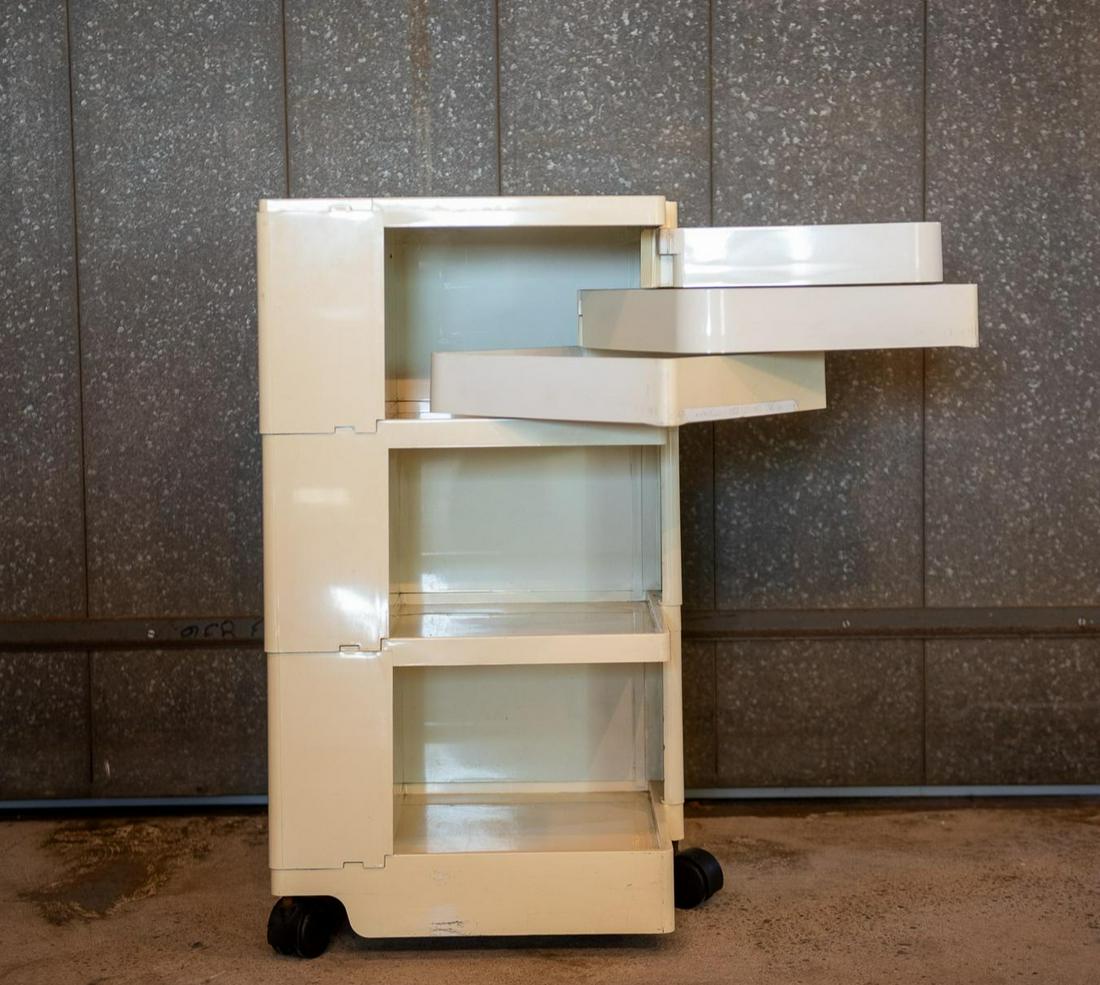 JOE COLOMBO PORTABLE STORAGE SYSTEM (1 of 6)