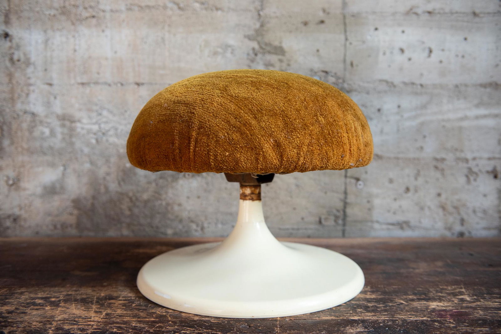 MCM TULIP OTTOMAN (1 of 6)