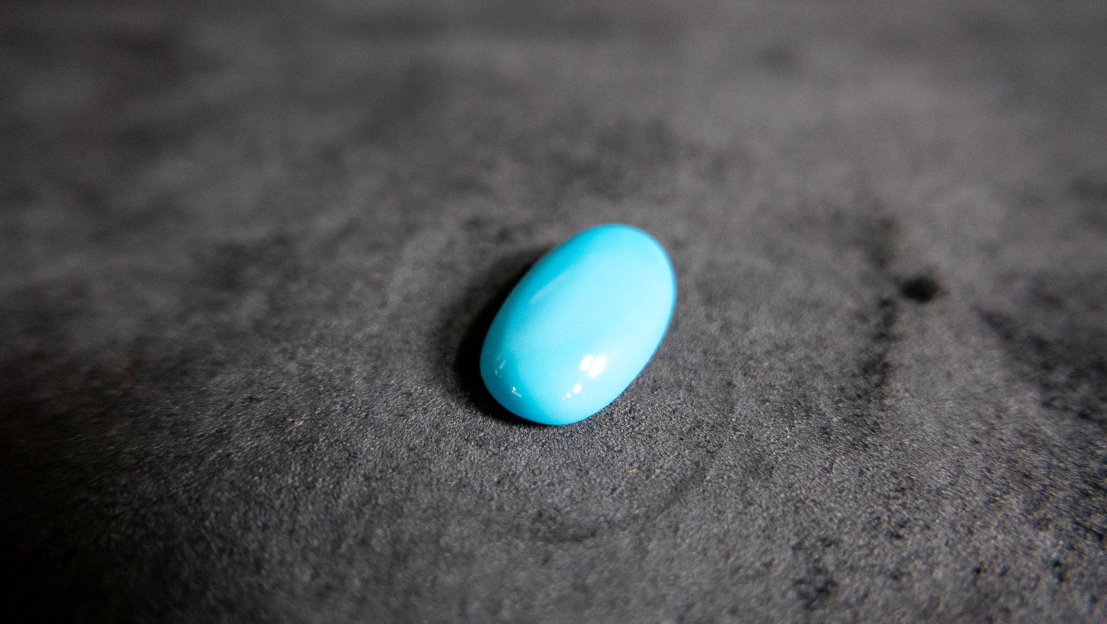 11.15CT PERSIAN TURQUOISE: 11.15ct Persian Turquoise 20 x 12mm unincluded in clarity, Persian color, non calibrated cut. Appraised at $223 in 1995 by Bouchér Jewelers. Confirmed by third party with Salem Auction House. Con