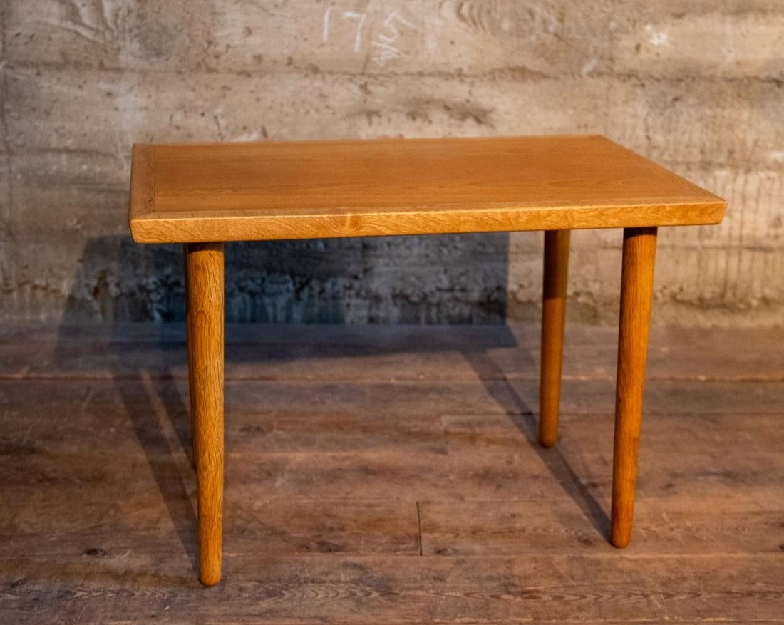FREM-RØJLE DANISH SIDE TABLE: Danish side table or coffee table by Frem-Røjle in very good condition. Size 21''H 30''W 20''D Condition Good condition.