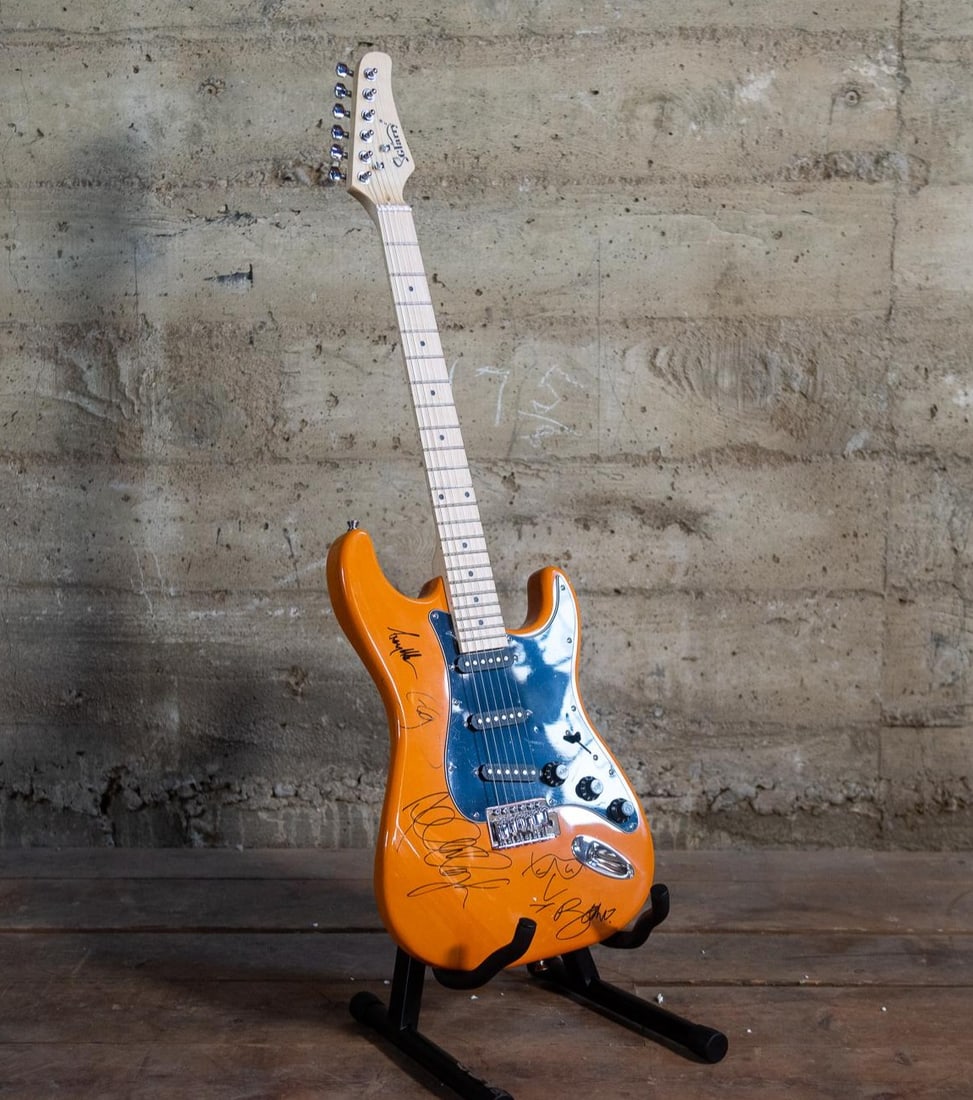 U2 SIGNED GUITAR (1 of 7)