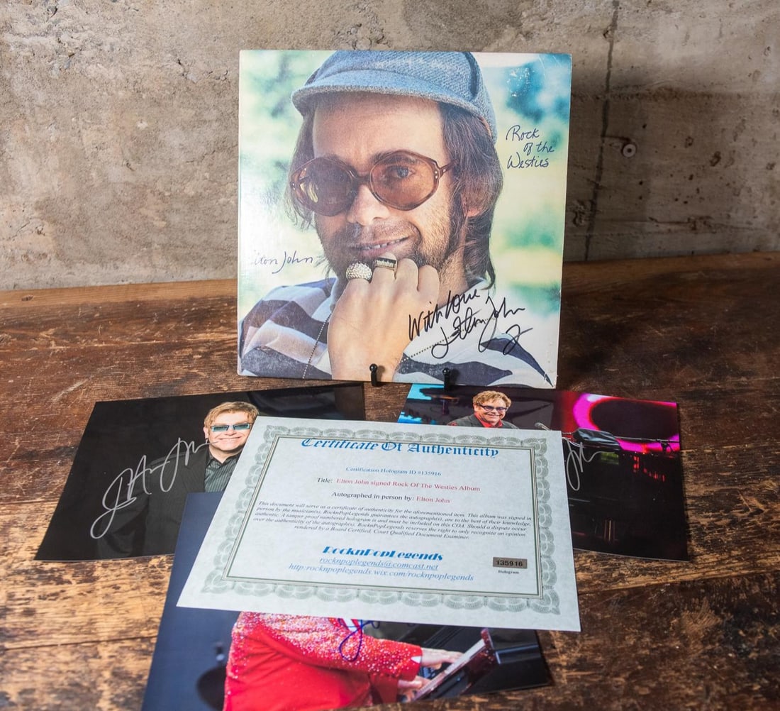 ELTON JOHN SIGNED VINYL & PHOTOS (1 of 8)