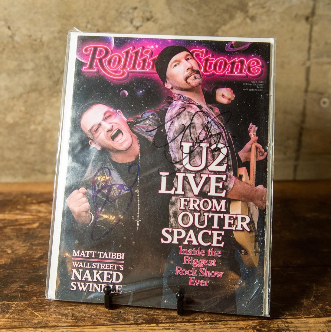 U2 DUAL-SIGNED ROLLING STONES MAGAZINE (1 of 3)