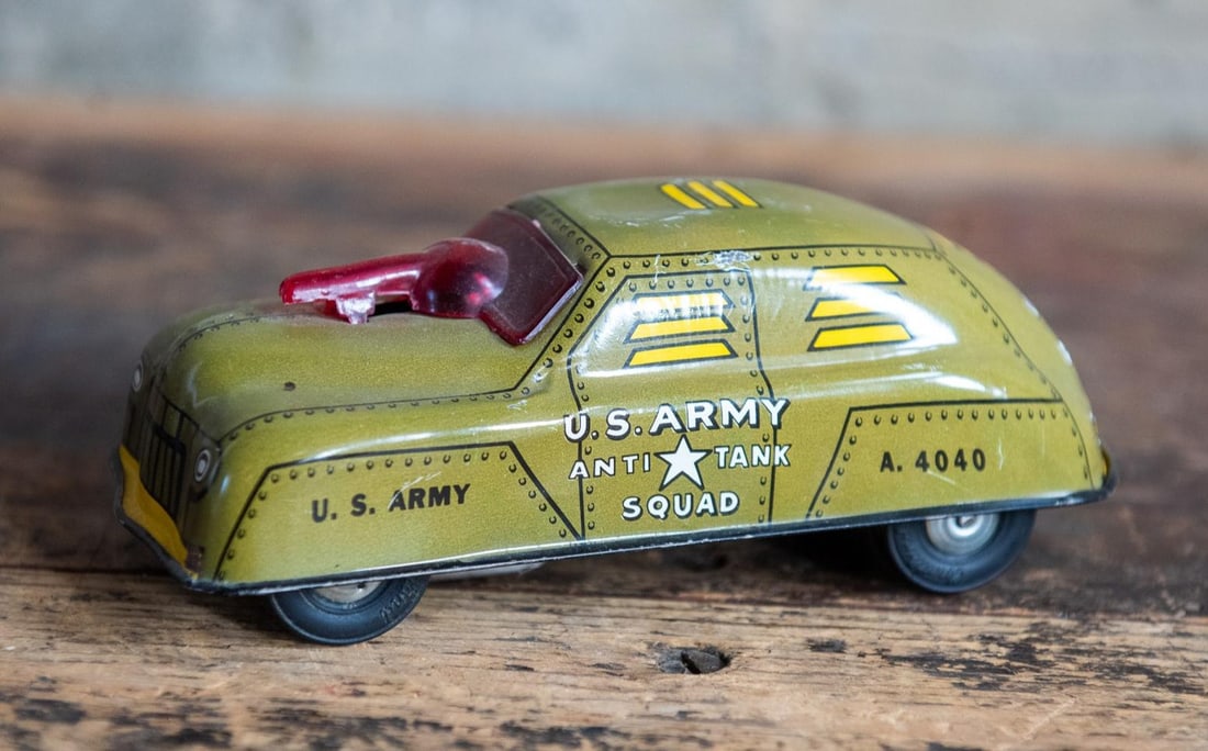 COURTLAND U.S. ARMY ANTI TANK SQUAD CAR: Rare U.S. Army anti tank squad car by Camden manufacturer Courtland. You can find one on display at the New Jersey State Museum in Trenton, NJ. Size 7''W Condition Good condition.