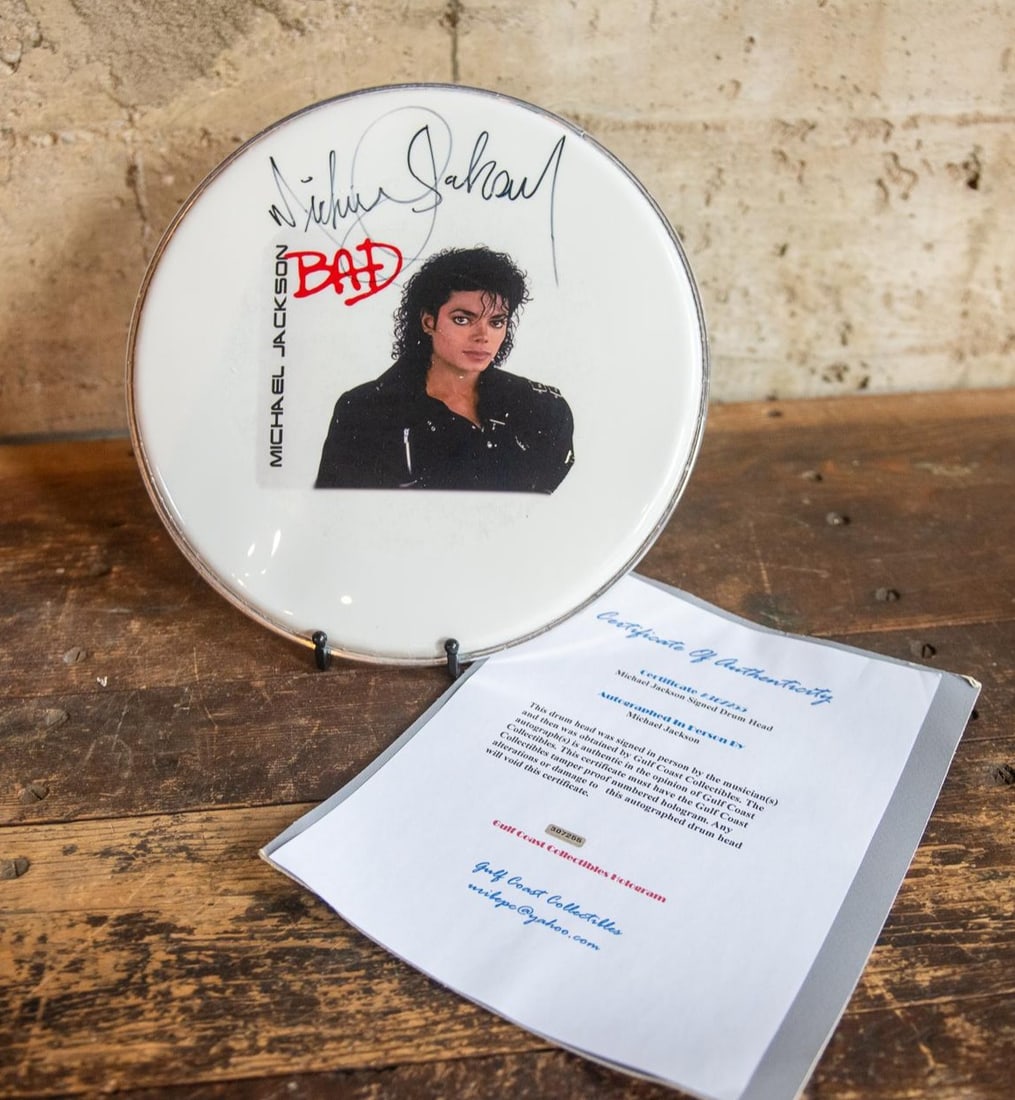 MICHAEL JACKSON SIGNED DRUMHEAD WITH COA (1 of 4)