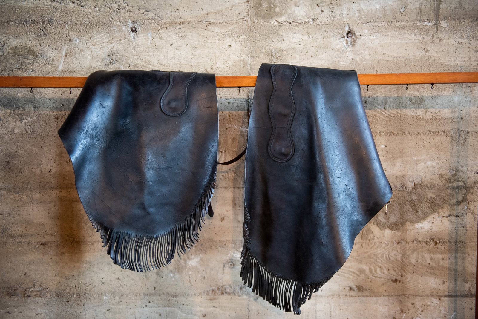 CLARK SADDLERY COMPANY LEATHER CHAPS (1 of 5)