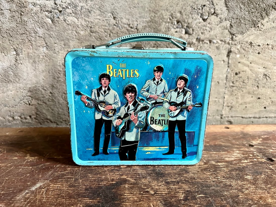 THE BEATLES LUNCH BOX (1 of 5)