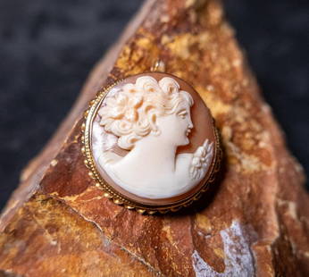 14K GOLD CAMEO #1: 14K gold antique cameo pendant, approx. weight is 6.07 grams.Size1''H 1''WConditionGood condition.