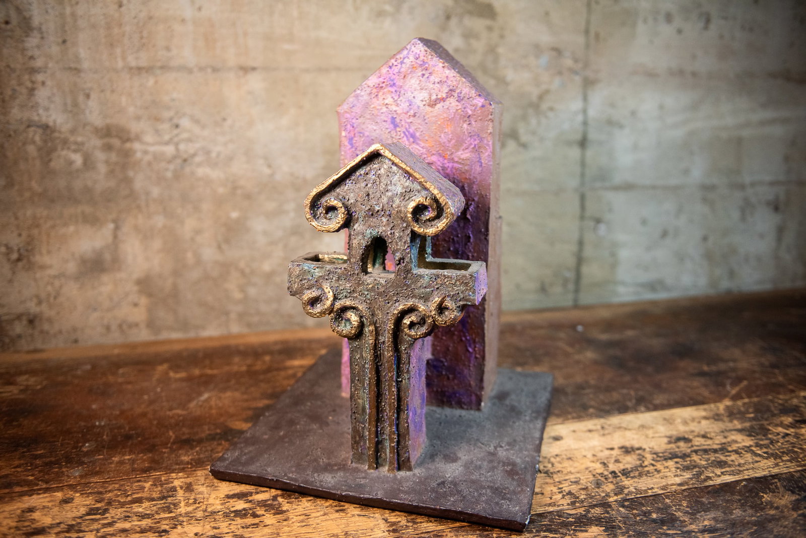 "CROSS TOWERS SCULPTURE" KENNETH SHORES: A metal sculpture depicting towers and a cross by listed artist Kenneth "Ken" Shores out of Oregon. Shores is a 20th century artist known for abstracts. Size 16"H 12"W 12"D Condition Good condition. M