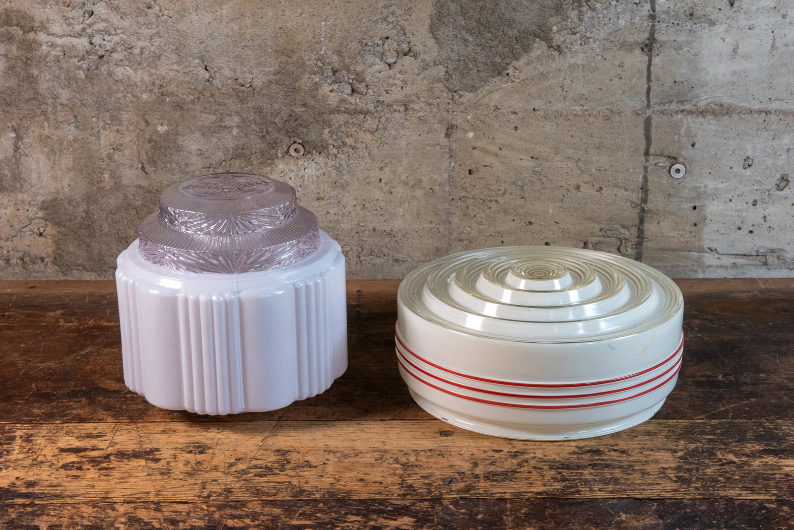 PAIR OF ART DECO GLASS LIGHT SHADES (1 of 5)