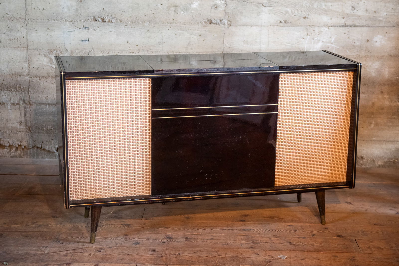 EMUD MODEL 1212 RADIO-PHONOGRAPH CONSOLE (1 of 11)