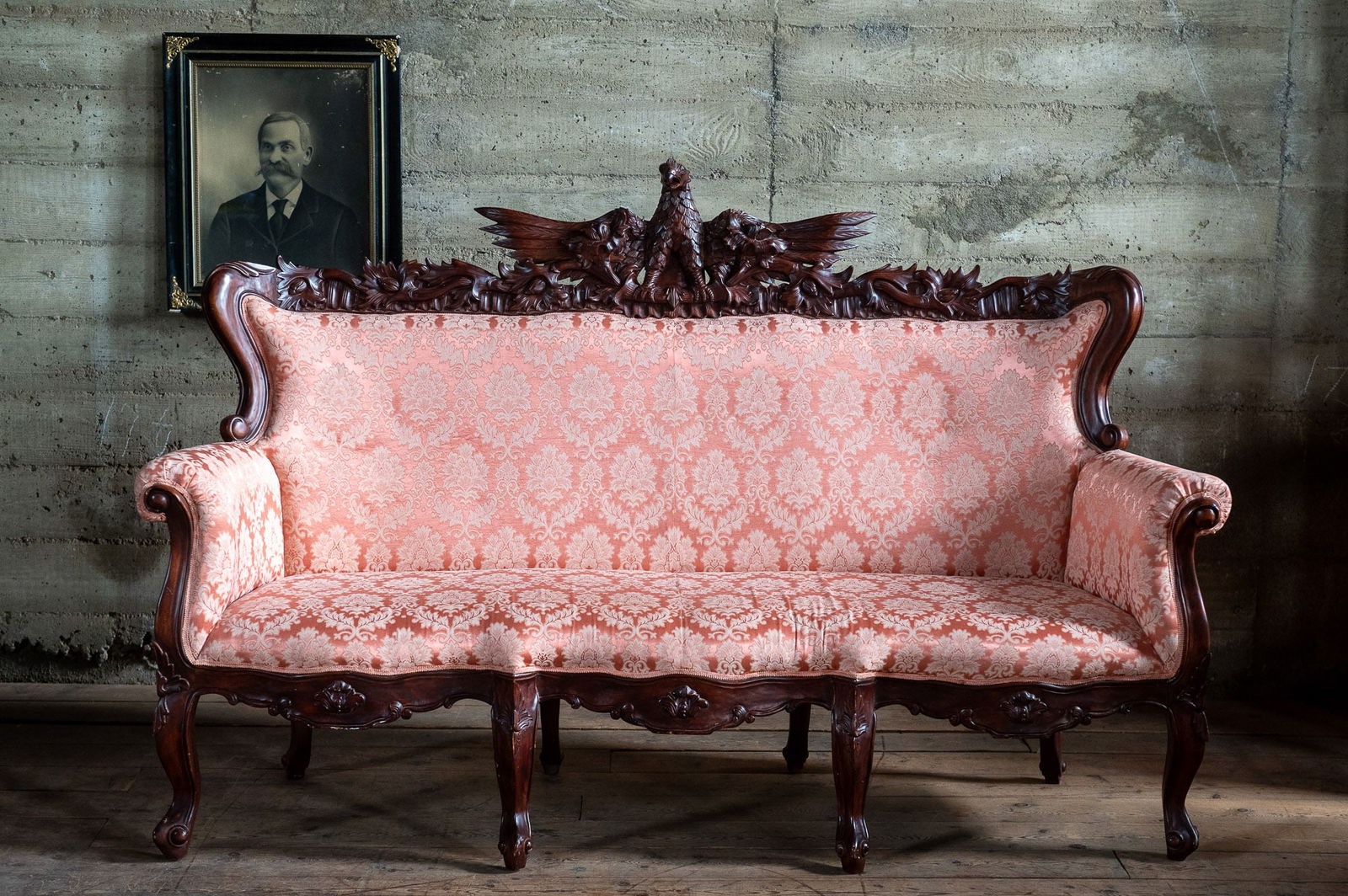 VICTORIAN CARVED EAGLE SOFA (1 of 13)