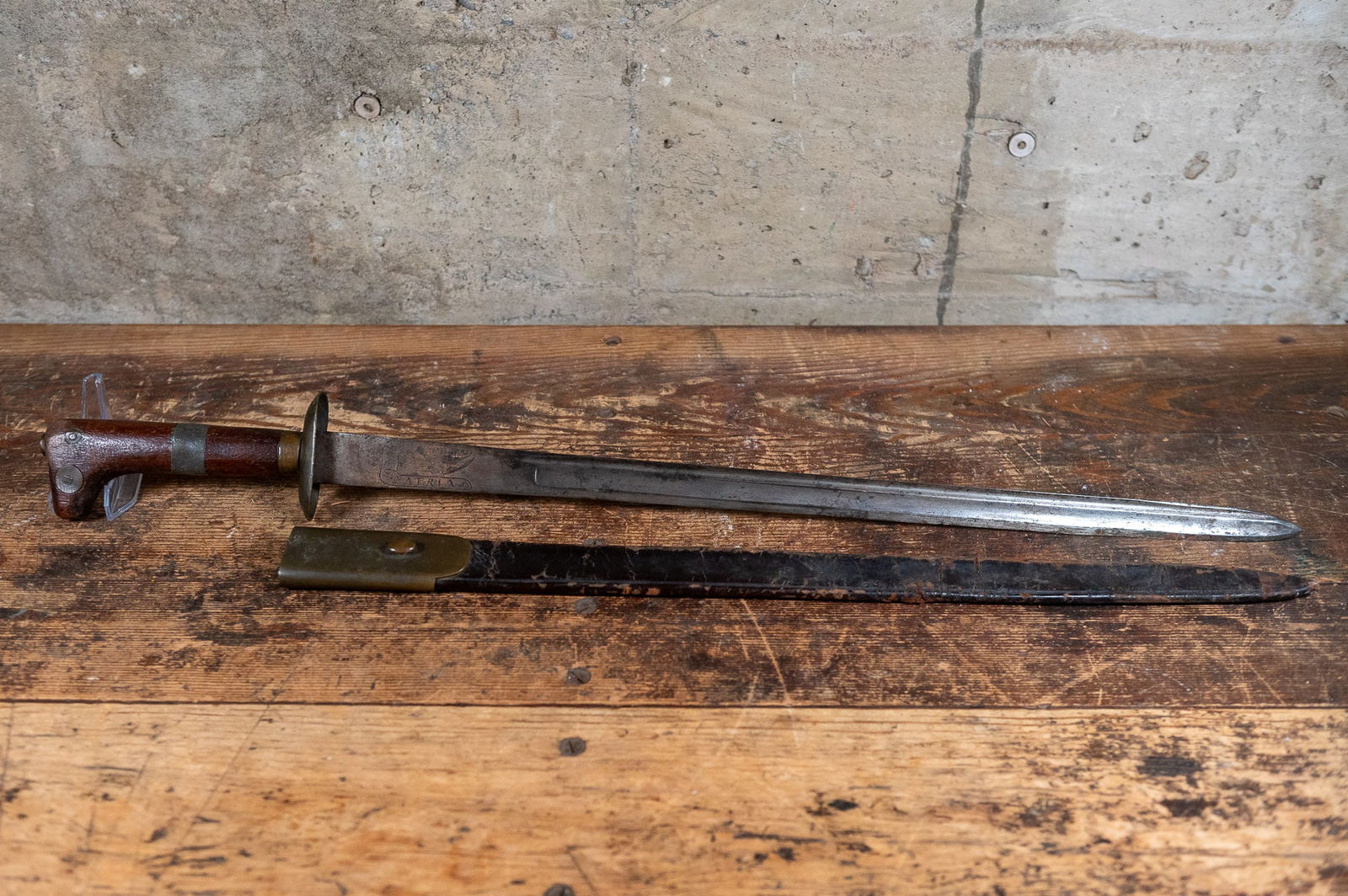 BELGIAN SHORT SWORD, EARLY 19TH CENTURY (1 of 8)
