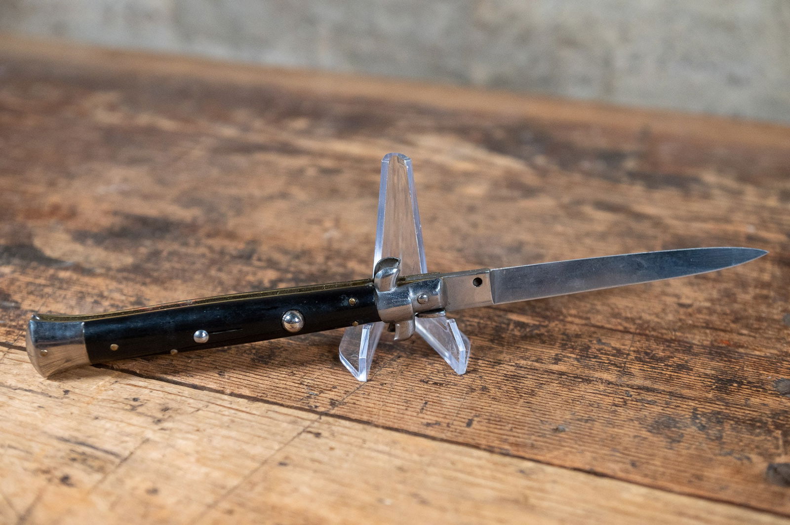STILETTO SWITCHBLADE KNIFE (1 of 3)