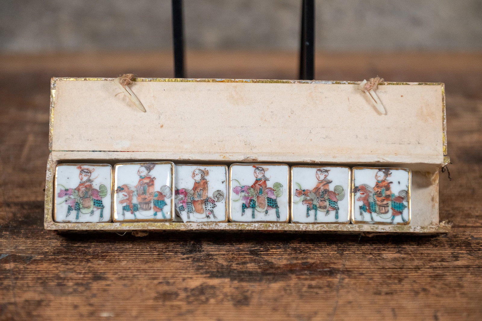 CHINESE PORCELAIN SALT BOX CELLARS: This lot features a set of antique Chinese porcelain salt box cellars in original box (total of six). 