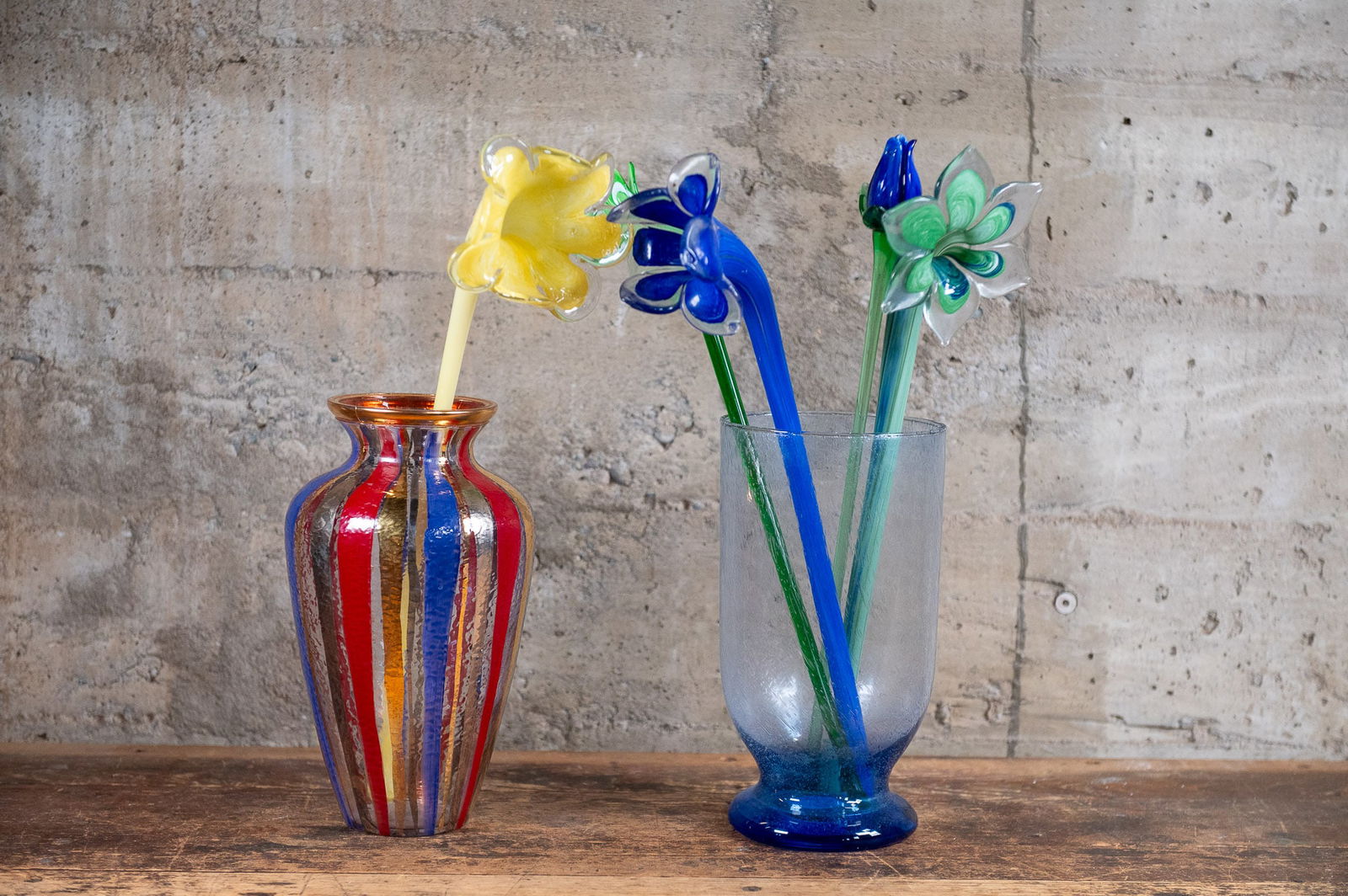 MURANO BLOWN GLASS FLOWERS & PAIR OF VASES (1 of 5)