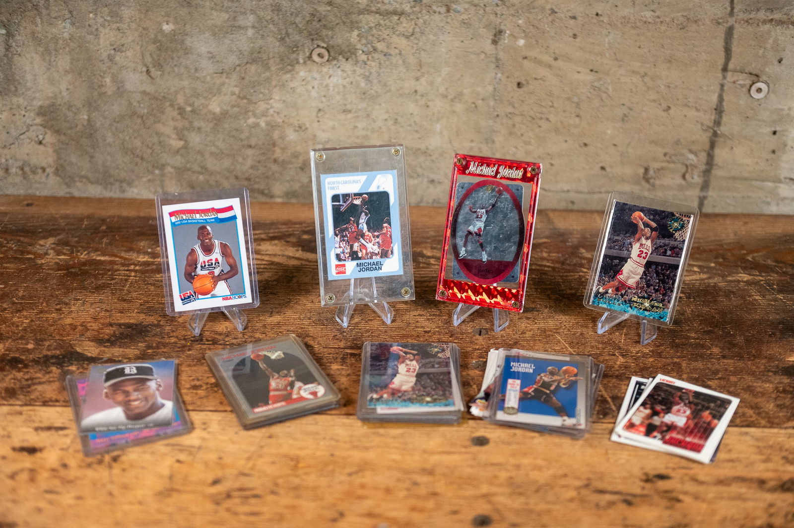 MICHAEL JORDAN SPORTS CARDS COLLECTION (1 of 7)