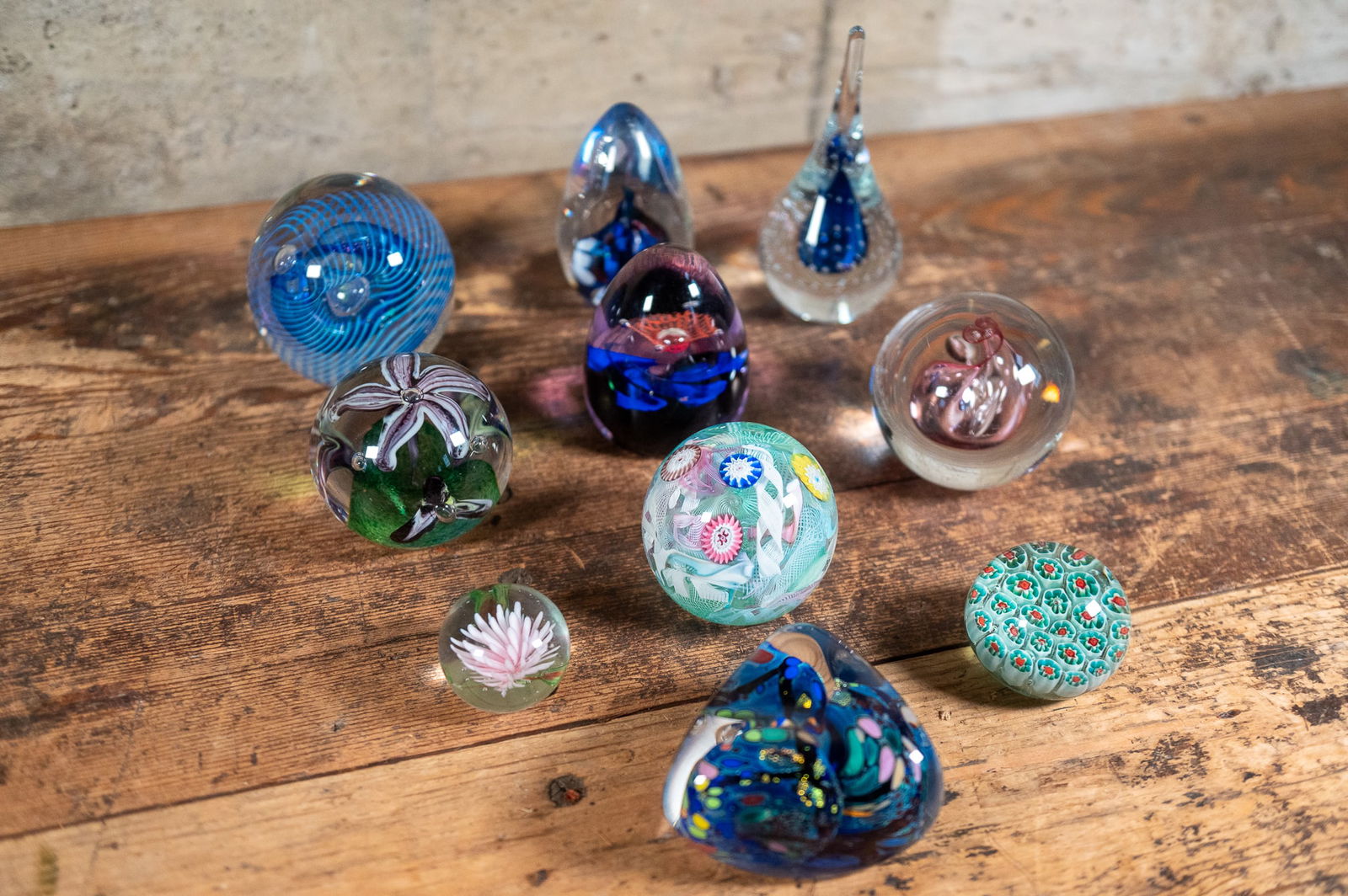 TEN GLASS ART PAPERWEIGHTS (1 of 9)