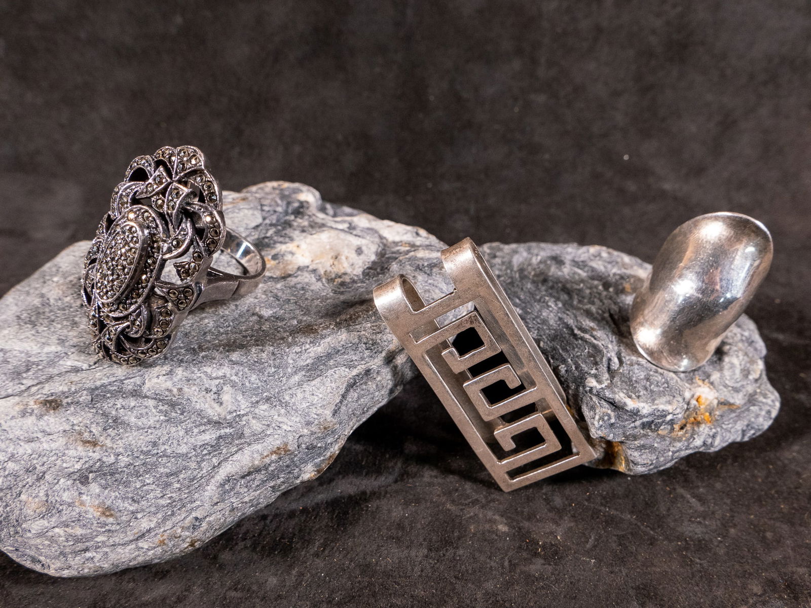 PAIR OF STERLING SILVER RINGS & MONEY CLIP (1 of 8)