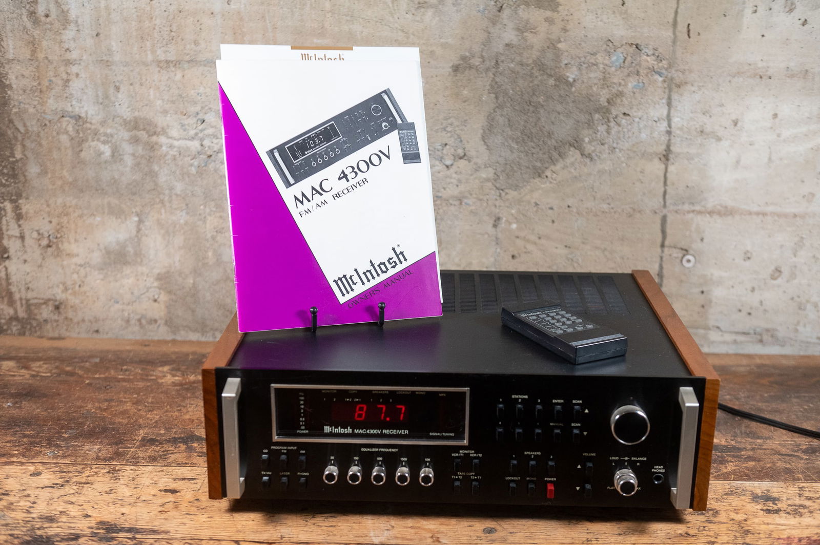 MCINTOSH MAC4300V RECEIVER (1 of 5)