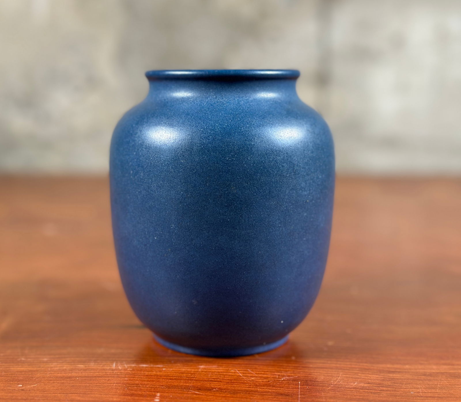 MARBLEHEAD POTTERY VASE: A wonderful example of a vase by Marblehead Pottery. Marked underneath as shown in photos. This vase measures, 5'' H x 4'' W x 4'' D. Marblehead Pottery was an American arts and crafts pottery company