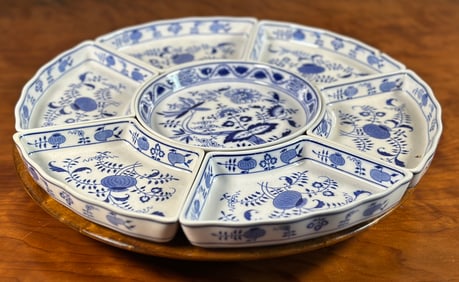 VILLEROY & BOCH DRESDEN BLUE ONION HORS D'OEUVRES SET