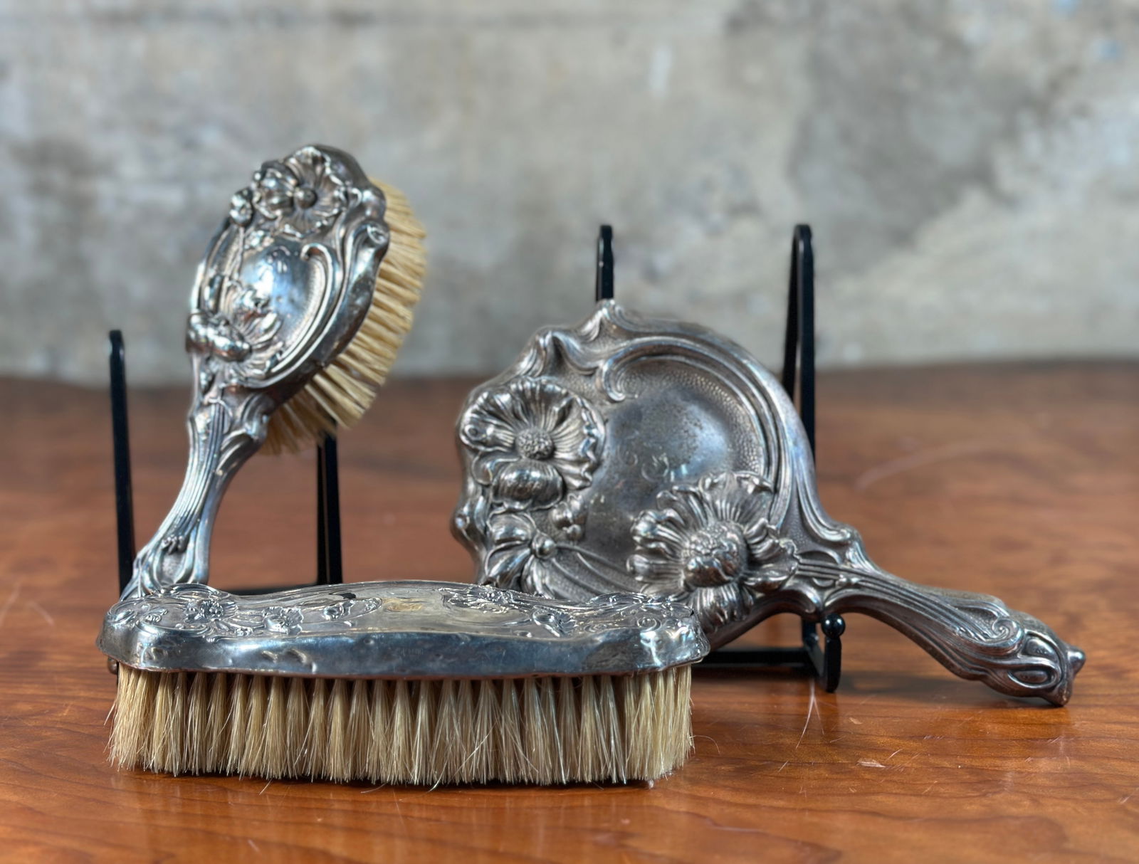 ART NOUVEAU STERLING SILVER VANITY SET (1 of 9)