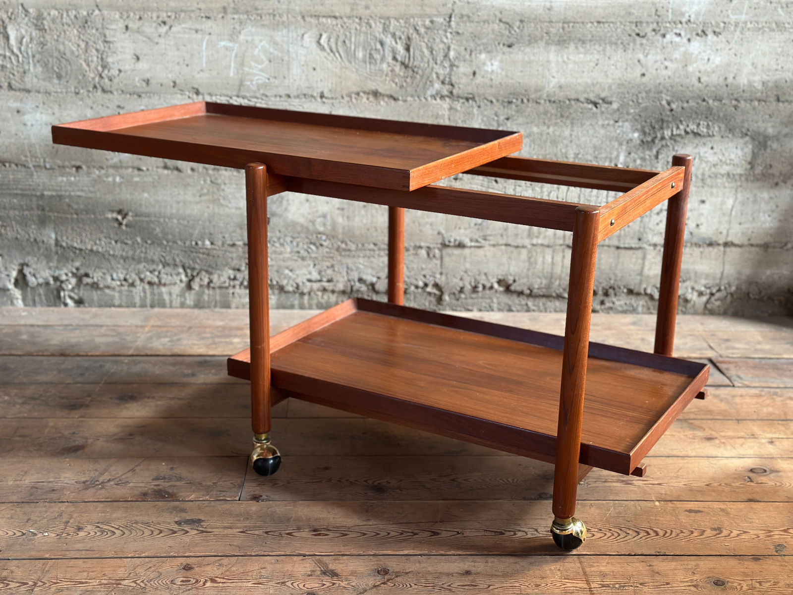 POUL HUNDEVAD, DANISH BAR CART (1 of 8)