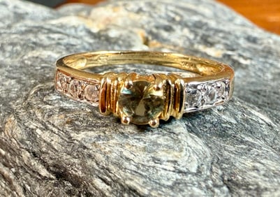 14K GOLD RING WITH DIAMONDS & STONE
