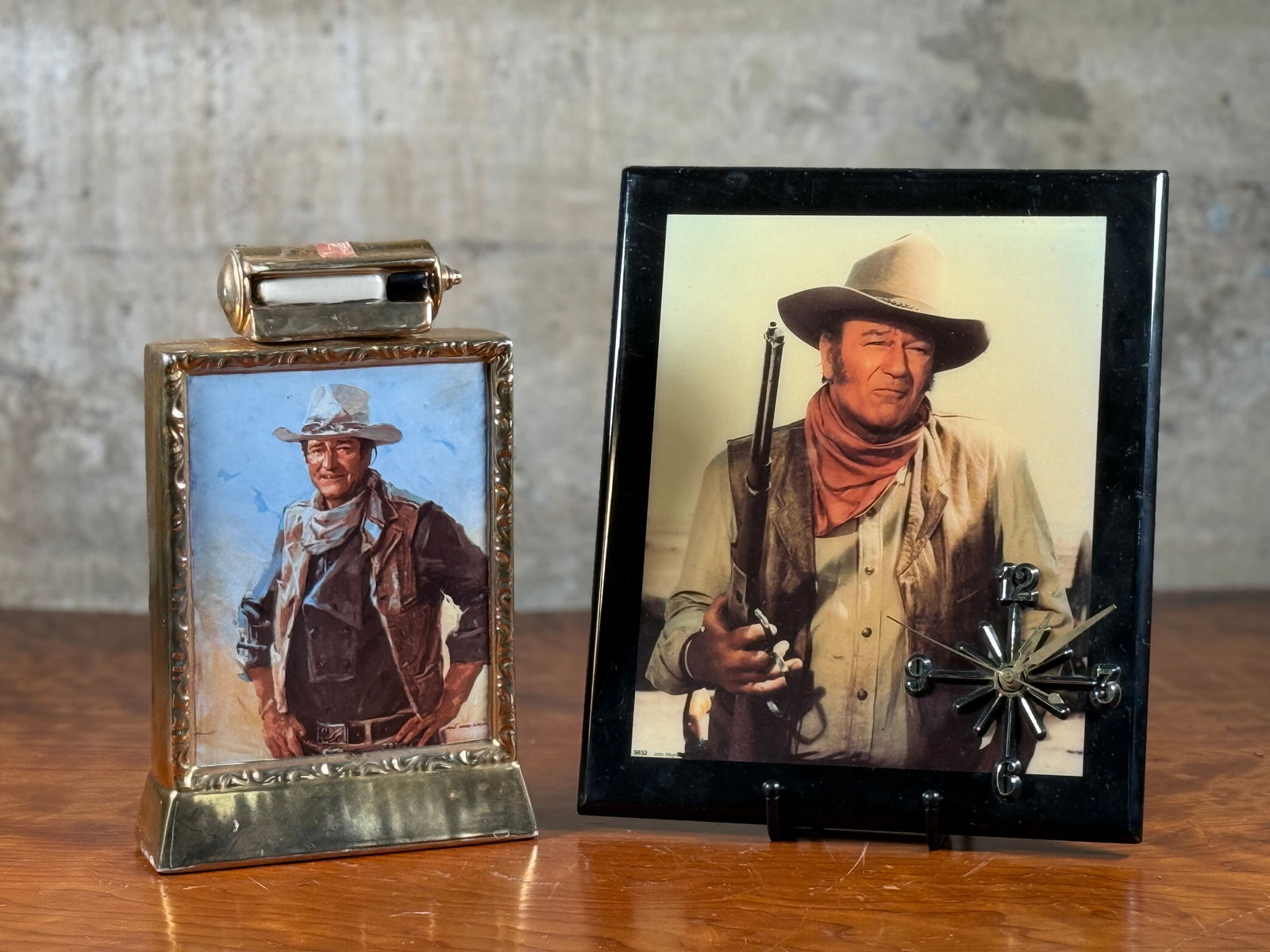 JOHN WAYNE CLOCK & DECANTER (1 of 4)