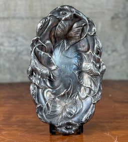 19TH CENTURY STERLING SILVER SERVING DISH