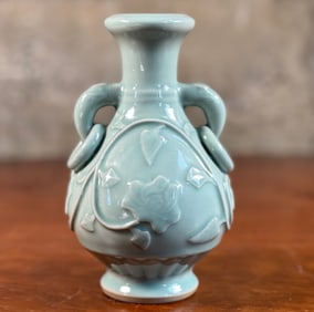 CHINESE CELADON VASE