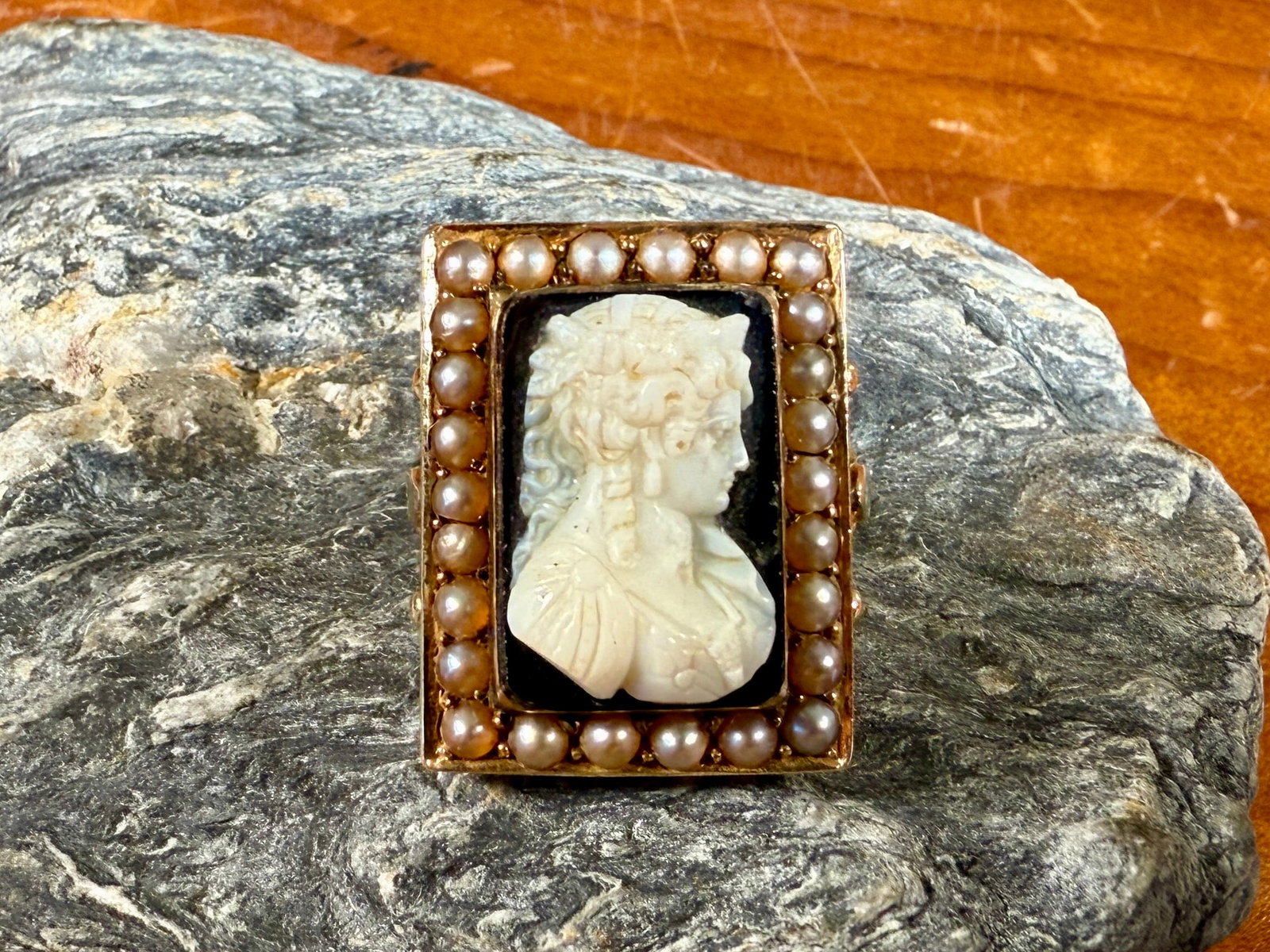 14K GOLD VICTORIAN CAMEO RING (1 of 6)