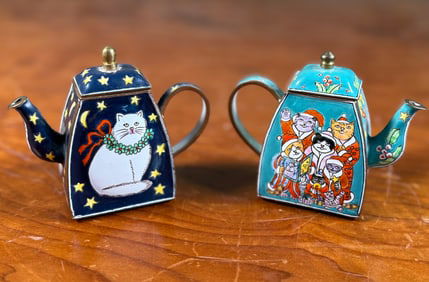 KELVIN CHEN, ENAMEL CAT TEAPOTS