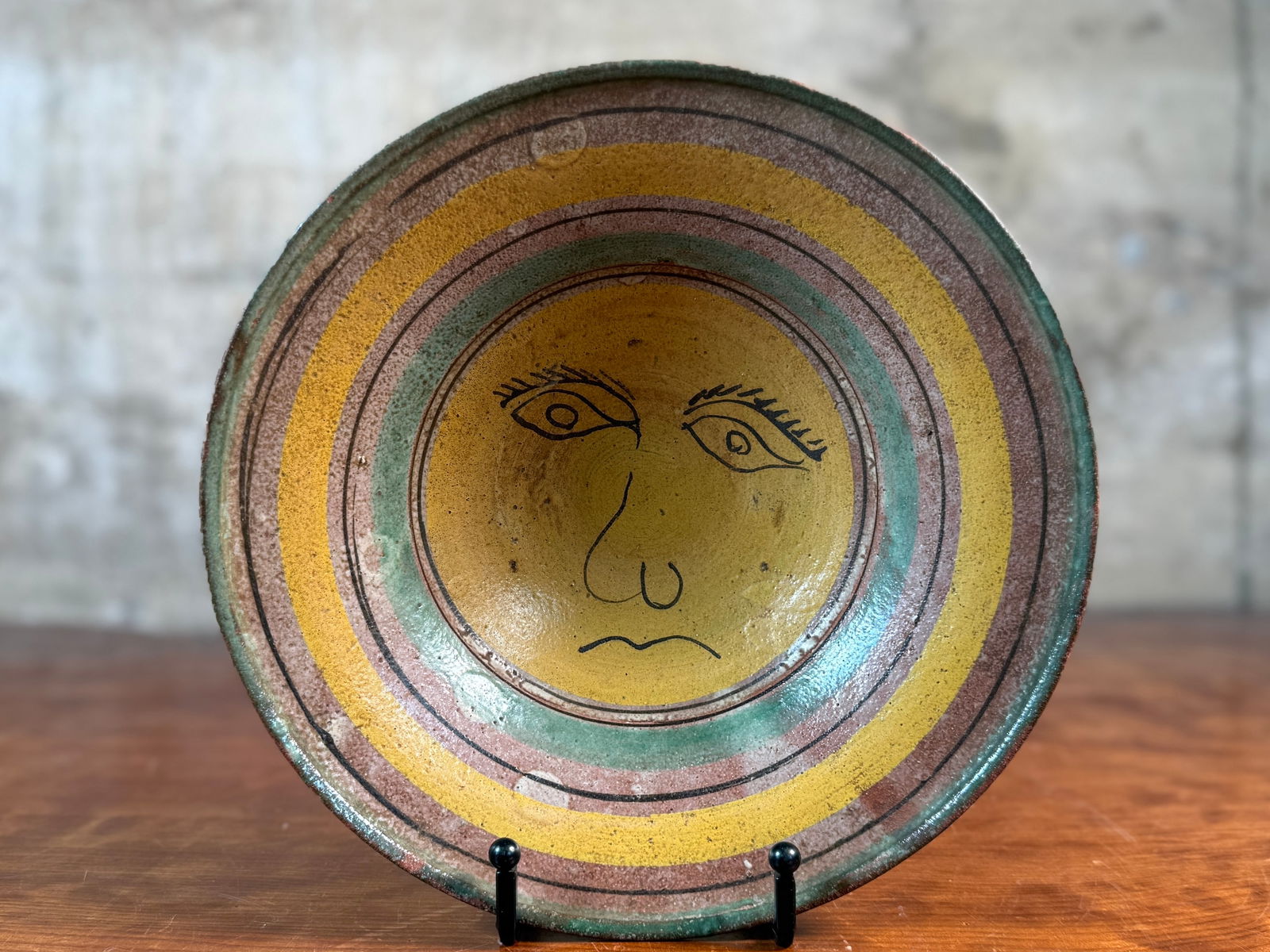 THE MONTIEL FAMILY STUDIO, MAJOLICA CERAMIC BOWL: This lot features a majolica ceramic bowl from the Montiel Family Studio in Antigua, Guatemala. The bowl dates to the late 19th or early 20th century and comes in very good condition. It is a form of