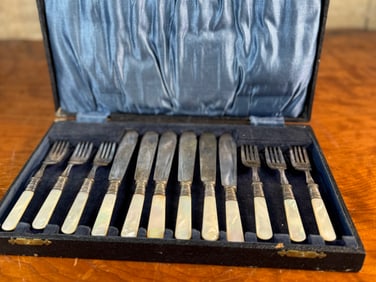 MOTHER OF PEARL UTENSIL SET