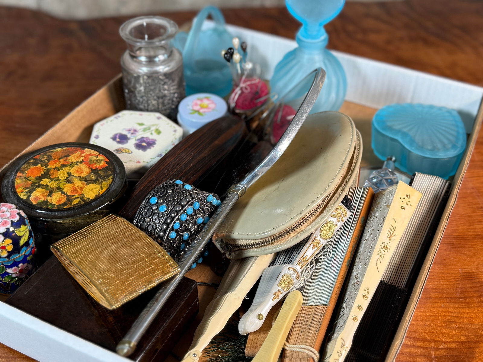 ANTIQUE VANITY COLLECTION (1 of 5)